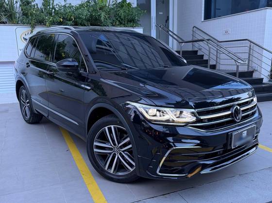 VOLKSWAGEN TIGUAN 2.0 300 TSI GASOLINA ALLSPACE R-LINE AUTOMÁTICO VOLKSWAGEN TIGUAN 2.0 300 TSI GASOLINA ALLSPACE R-LINE AUTOMÁTICO